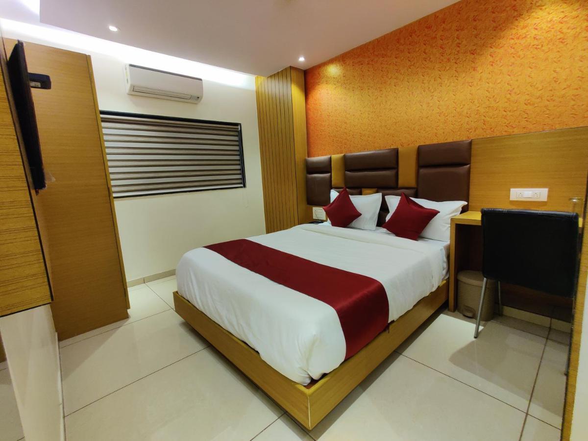 Hotel Hindustan Residency 塞恩 外观 照片