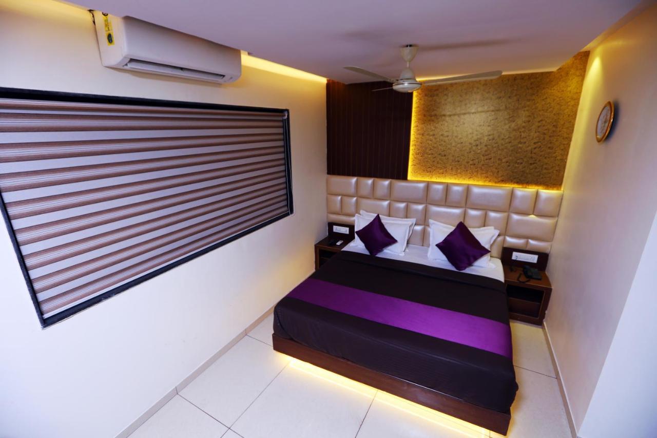 Hotel Hindustan Residency 塞恩 外观 照片